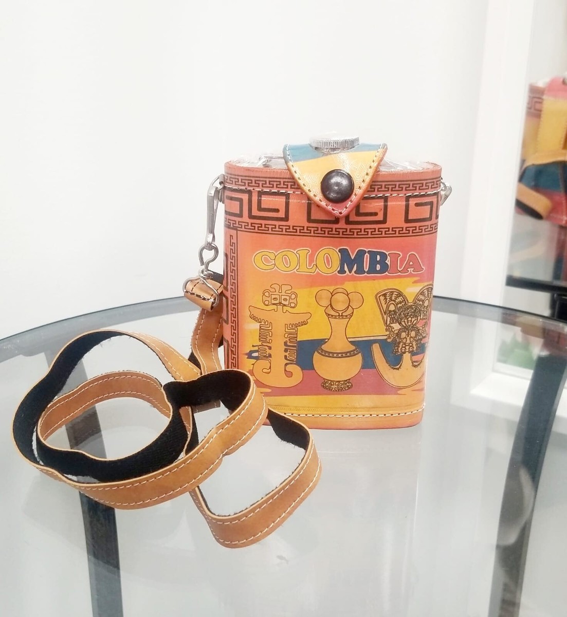 Cantimplora Colombiana en Acero Inoxidable con Forro en Cuero/Colombian  Canteen