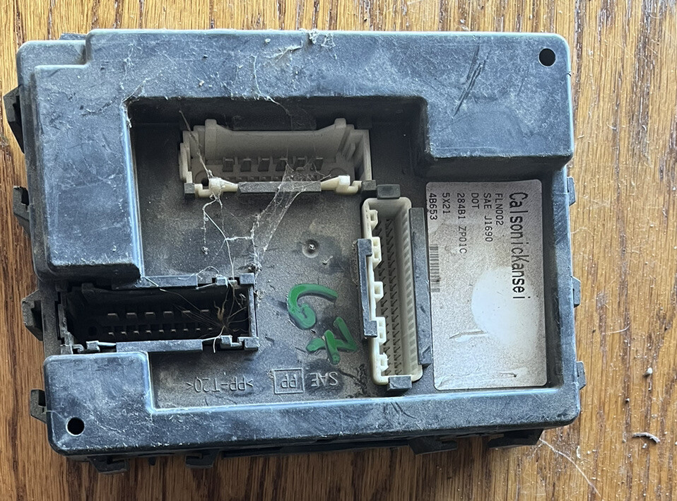 06 07Nissan Xterra Pathfinder Body Control Module BCM 284B0-ZP01C