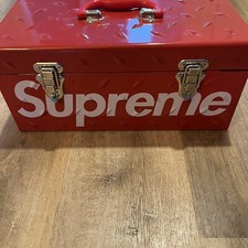 バンビ999 Supreme l Tool Box Supreme x L. May MFG Inc. 'Miner's Lunchbox' Toolbox – Fashionably