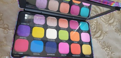 Palette De Fards à Paupières Revolution Forever Flawless - Digi Butterfly Neuve
