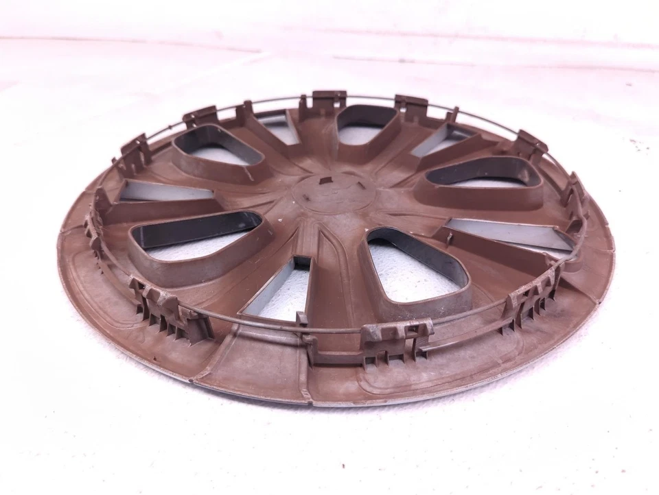 2019-2022 Toyota Prius Rear Driver Wheel Cover Cap 42602-47261 *Scratches - Image 4 of 4