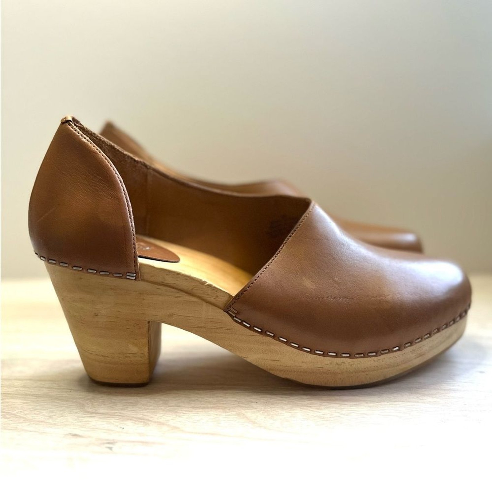 SAOLA Zoccolo Free People Monroe in pelle da sella con suola in legno taglia 40 (taglia USA 10)