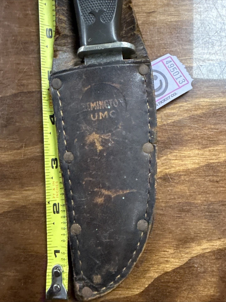 Vintage WWII Era Remington UMC RH28 Rubber Handle Fixed Blade Knife W/ Sheath - Image 2 of 4