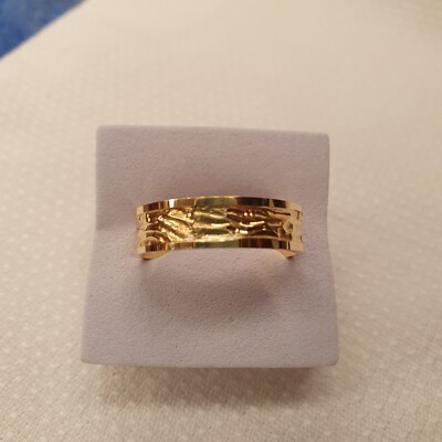 Vintage 1970 s, 18ct Yellow Gold, patterned wedding band ring Size U
