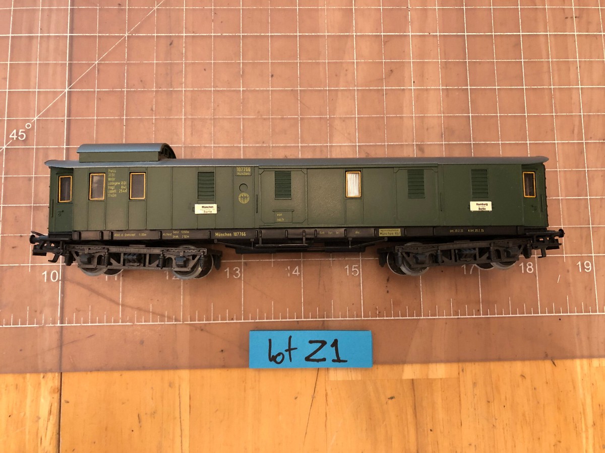 Marklin HO Train Green Silver 107766 Munchen Combo Passenger