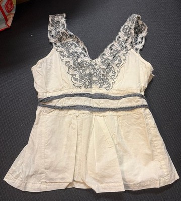 Manito Cream and Gray Woman s Top with Lace Details Size Large