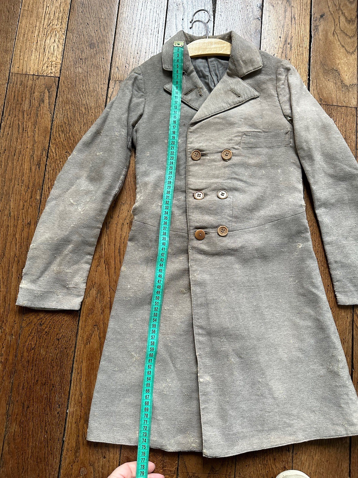 Finger coat coat dress young man boy old