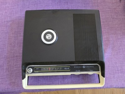 Vintage General Electric AM Radio Phonograph R465G Record Player | Parts/Repair