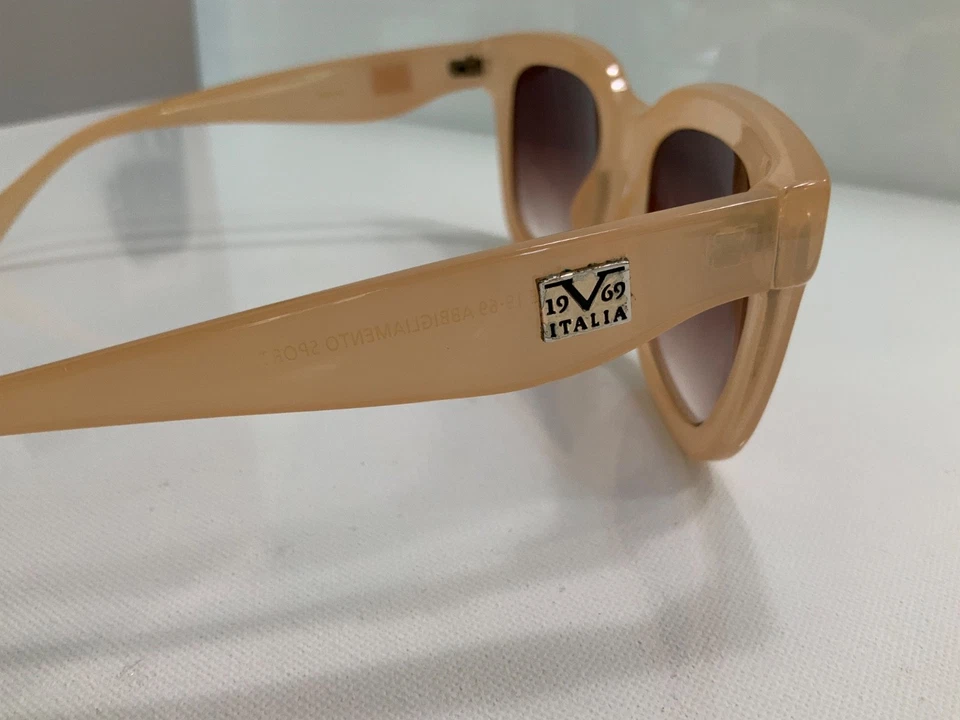 Gafas de sol deportivas Versace 19V69 Italia rosa Abbigliamento lentes marrones de colección Foto 3 de 4