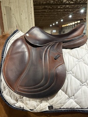 CWD SE02 17.5  Jump Saddle *Full Buffalo
