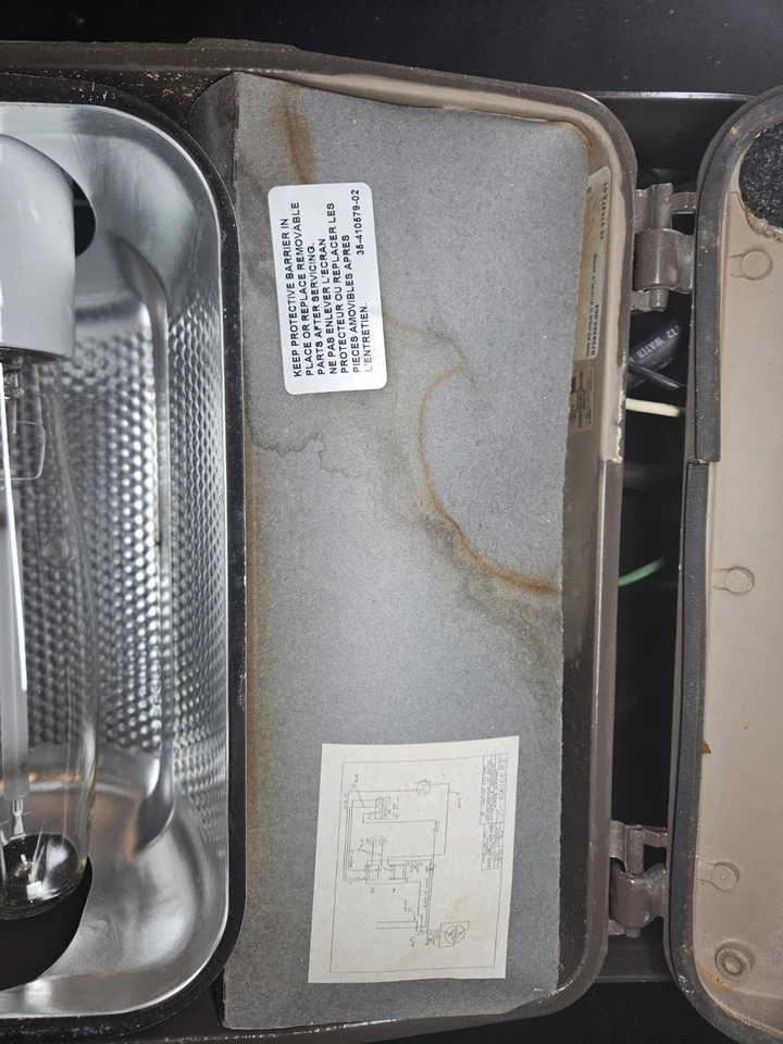 Luz de inundación GE Power 120V 400W PF1S40S1A26X6DBP iluminación sin probar solo para piezas Foto 3 de 4