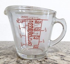 Pyrex Measuring Cup 508 1 Cup Red Lettering Closed D Handle USA Vintage