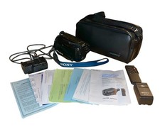 Sony Handycam CCD-TR400 Hi-8 Analog Camcorder W/Charger And Accessories TESTED