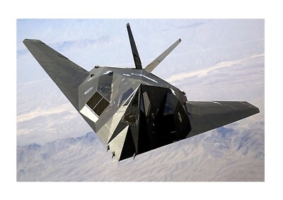 Lockheed F-117 Nighthawk Stealth Bomber montiert A4 Poster Rahmenwahl
