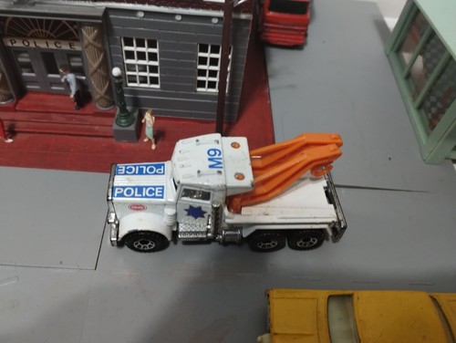 Vintage 1981 MATCHBOX TOY PETERBILT HIGHWAY POLICE TOW TRUCK White And 1:80 - Picture 2 of 6