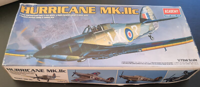1997 Academy Models 1:72 Hawker Hurricane MK.IIC Bausatz Nr. 2129 Modellflugzeug