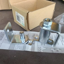 Bommer 7512 Commercial Gravity Double Action Pivot Hinges with hold (2 parts)