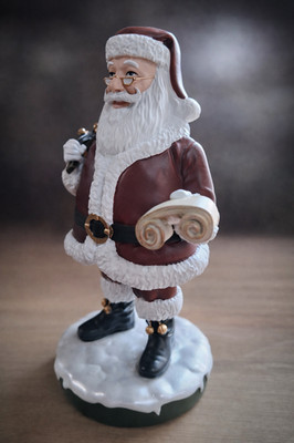Santa Claus Hip-Wiggler Bobblehead Figurine