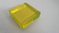 Großer, schwerer 8 x 8 cm Uranglasblock als Prüfstrahler für Geigerzähler