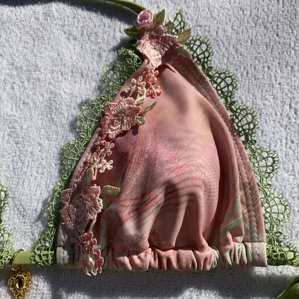 Bikini XS rosa y verde bordado de encaje Foto 4 de 4