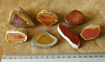 roter Feuerstein Flint Silex Markgräfler Bohnerzjaspis aus Schliengen-Liel