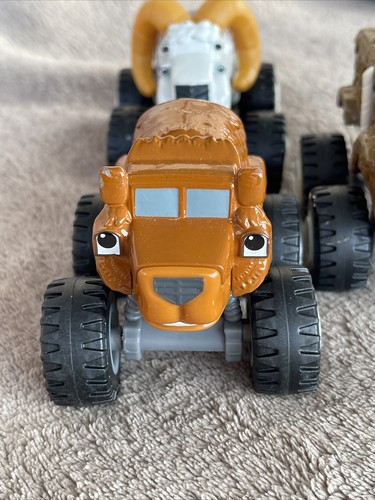 Blaze and The Monster Machines Diecast Truck Gasquatch, Big Horn & Grizzly Bear - Picture 2 of 5