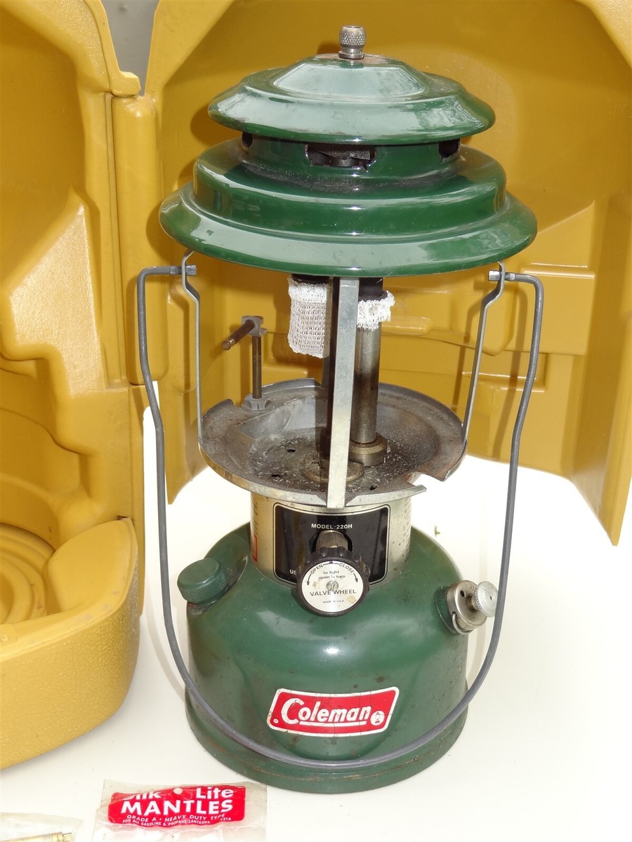 1973 COLEMAN LANTERN With Plastic Clamshell Case | eBay