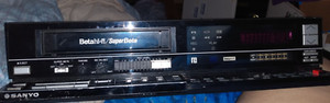 Sanyo VCR 4027 Super Betamax HiFi Stereo Video Recorder RARE For Parts