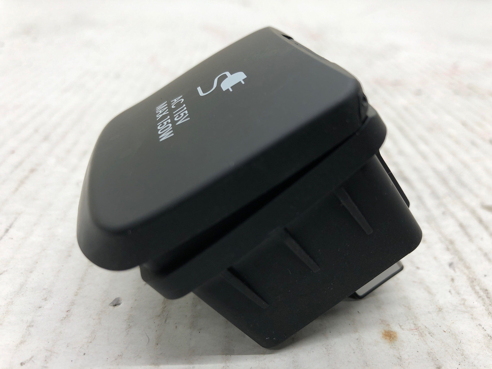 2020-2025 HYUNDAI PALISADE OEM REAR CENTER CONSOLE POWER OUTLET 115V 150W