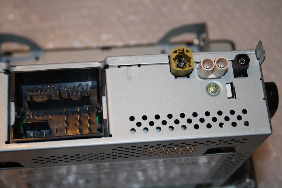 ORIG. VW Sportsvan Touran 5T Radio Composition Colour Bluetooth 510035869C DAB+ - Bild 4 von 4