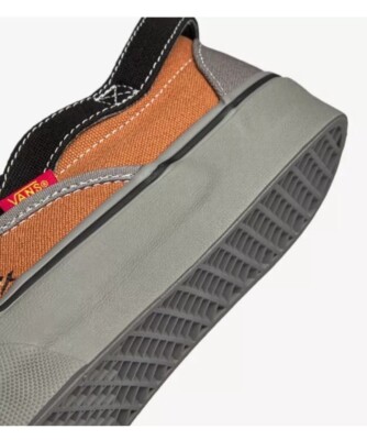 Vault by Vans X Nicole Mclaughlin Slip-On VP VR3 LX Shoe Size 6 Men 7.5 women Vans VAULT BY VANS X NICOLE MCLAUGHLIN SLIP-ON VR3 LX  main image 3