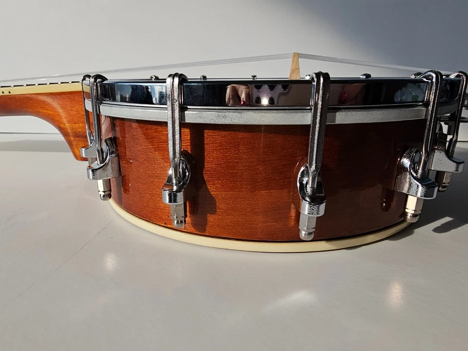 Ferris Concert Banjolele with Aquila strings - Image 4 of 4