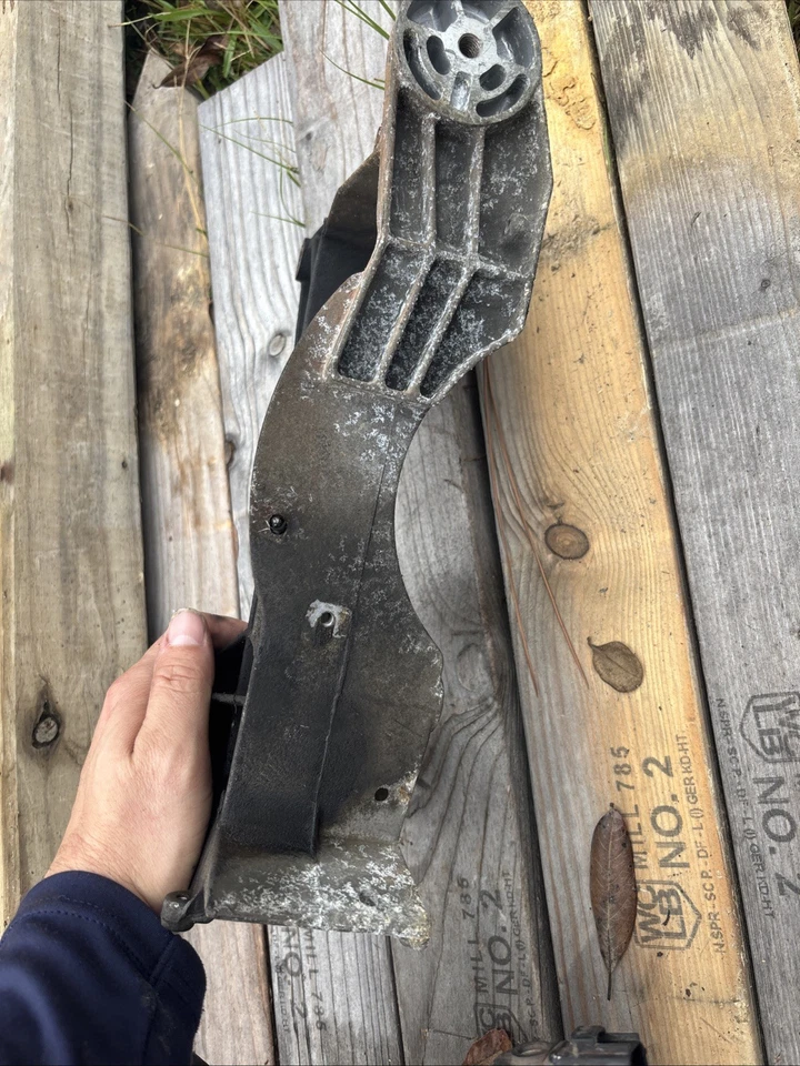 Ford Ranger 2.3L Alternator / Power Steering Bracket (1995–1997) - Image 4 of 4