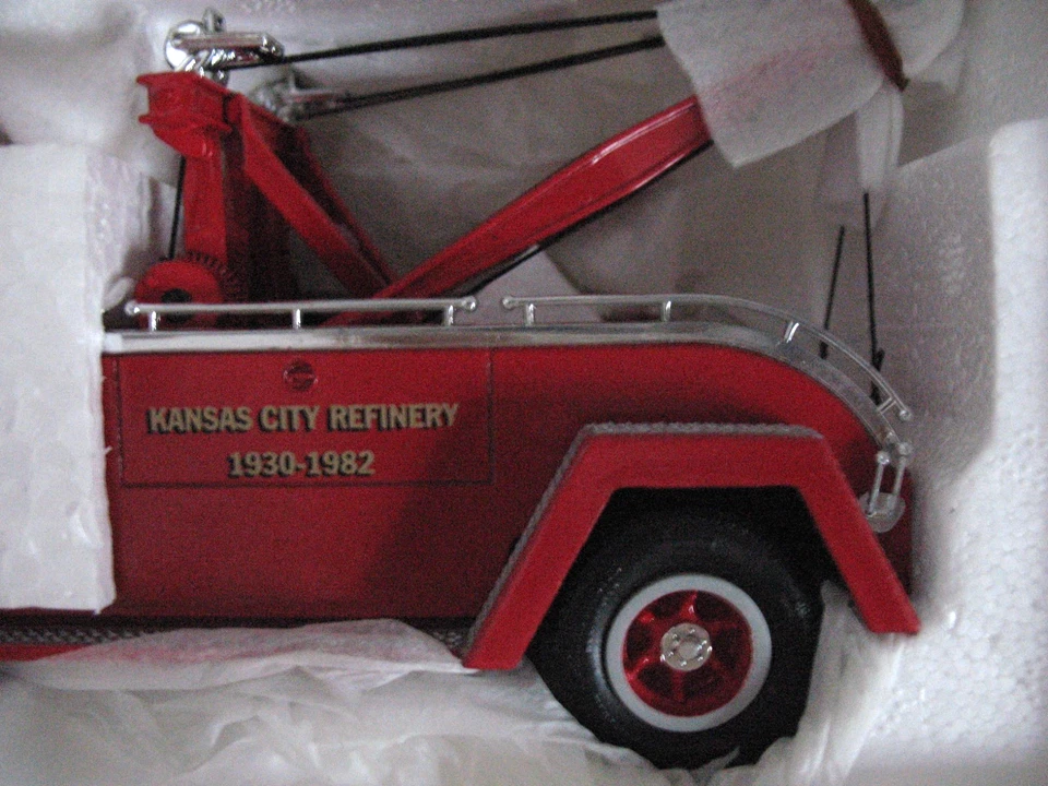 First Gear #19-1580 1957 IH R200 Phillips Petroleum Company (Phillips 66) - NOS - Image 3 of 4