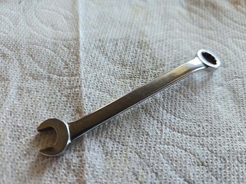 Craftsman USA 9/32" x 5/16'" Midget Ignition Combination Wrench -V- Series - Picture 3 of 3