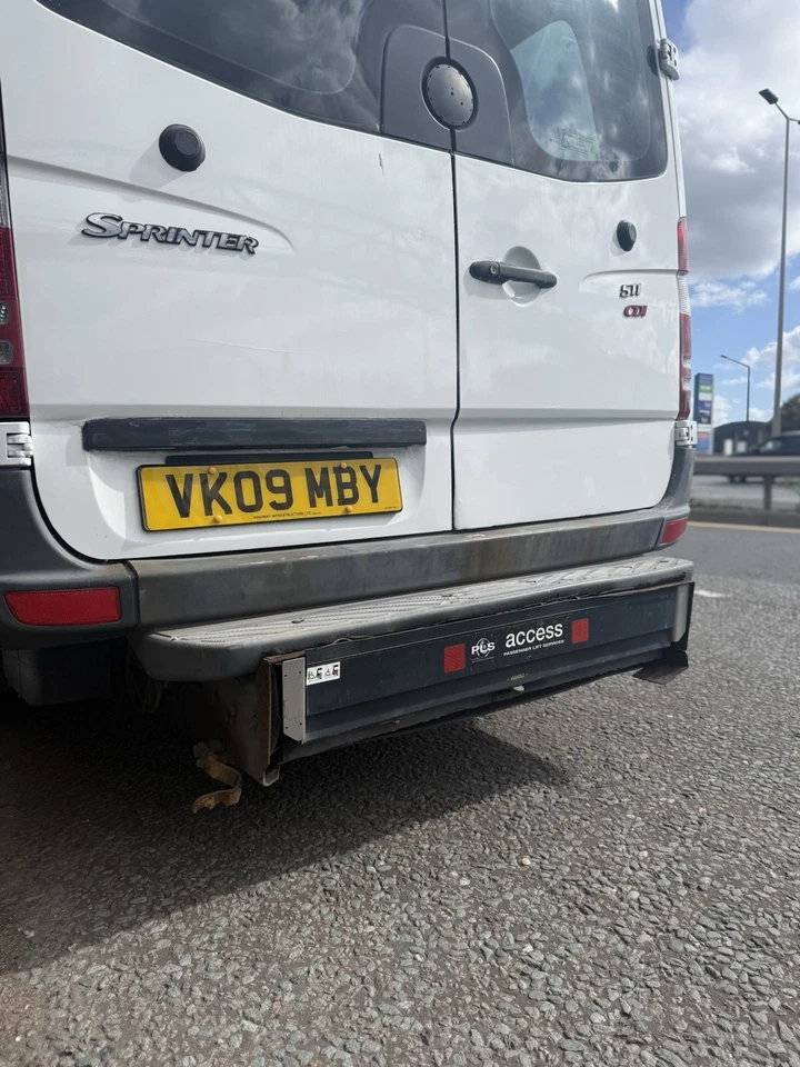 Mercedes Benz Mini Bus Van 2.1 - Image 4 of 4