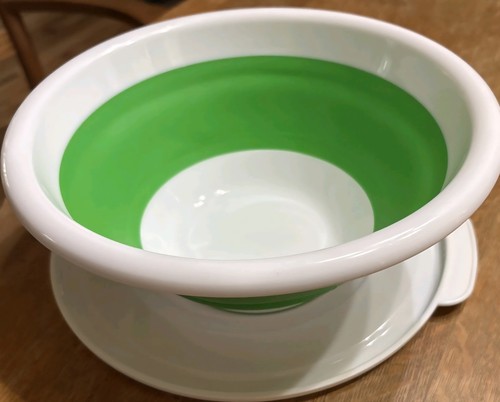 Pampered Chef Collapsible 2 qt Serving Bowl #2794 with Lid