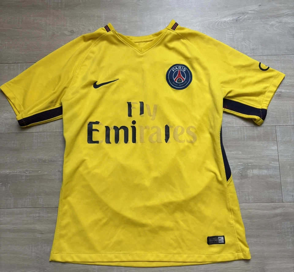 Maillot extérieur PSG 2017/2018 jaune floqué Dani Alves numéro 32 / Bon État - Photo 1/4