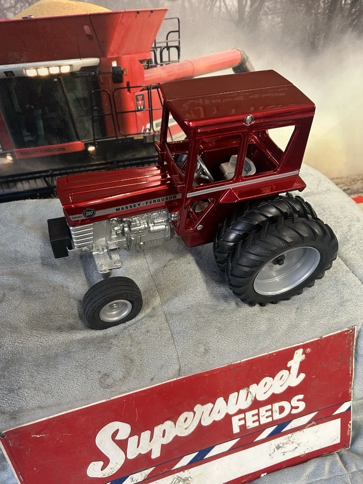 Ertl 1/16 Massey Ferguson 1080 Red Chrome Custom - Image 3 of 4
