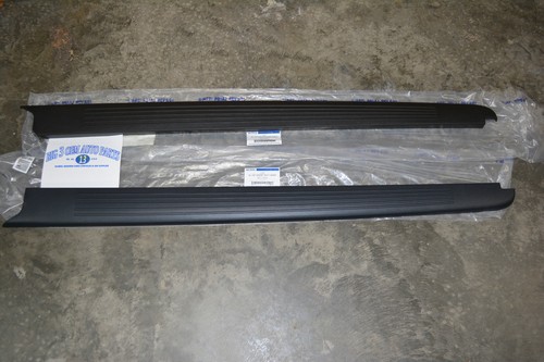 2004-2005 Ford F-150 Style Side 5.5' Bed Right & Left Rail Cap Moldings new OEM