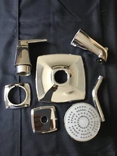 Pfister Tub & Shower Trim Kit. Chrome. G89-8LPMC. V2