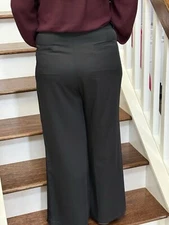 Long black women’s dress pants size large…pockets!