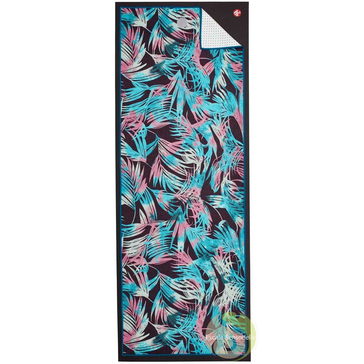 Serviette de yoga antidérapante Manduka noire pour intensifier vos séances de Bikram et d'Ashtanga