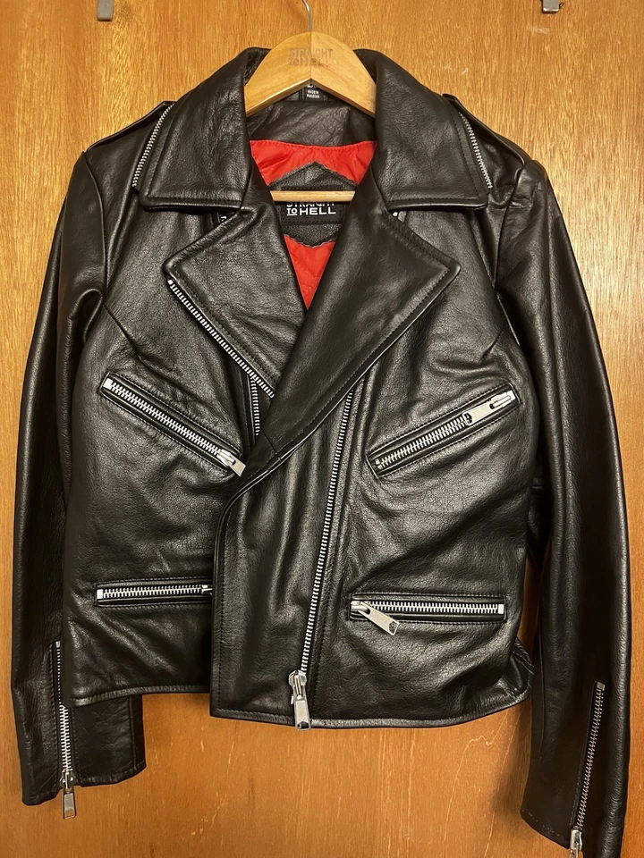 Chaqueta de cuero negra de Straight To Hell Foto 2 de 4