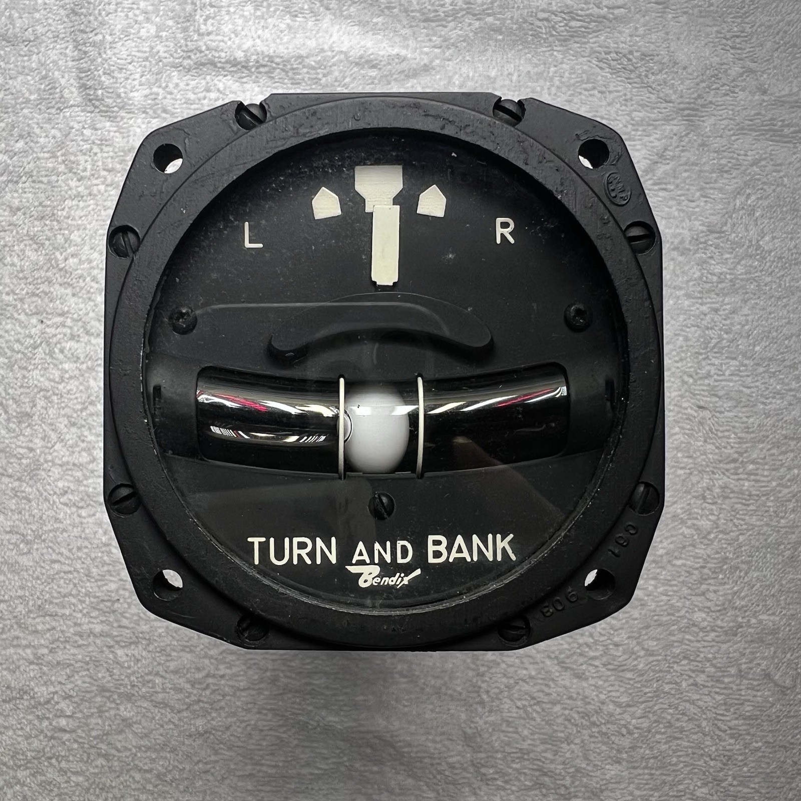 94D001-02 | 4099B 28V Bendix / RC Allen Turn and Bank Indicator