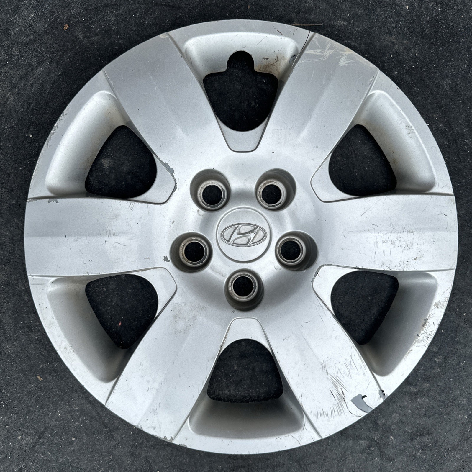 2006-2010 Hyundai Sonata 16-Inch Silver OEM E4 Hubcap Wheel Cover