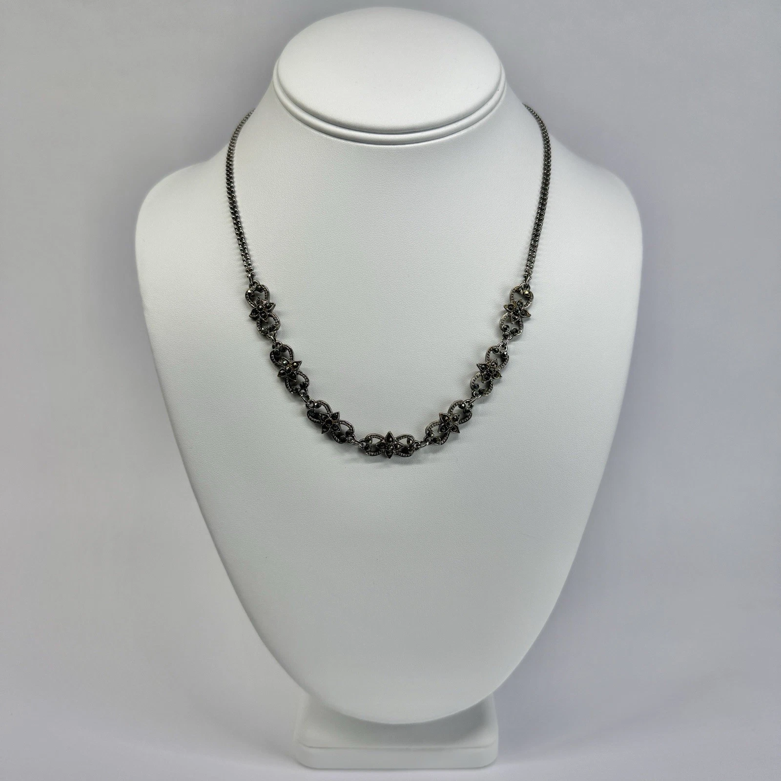 1928 Floral Faceted Crystal Art Deco Dainty Silver Tone Vintage Necklace N692