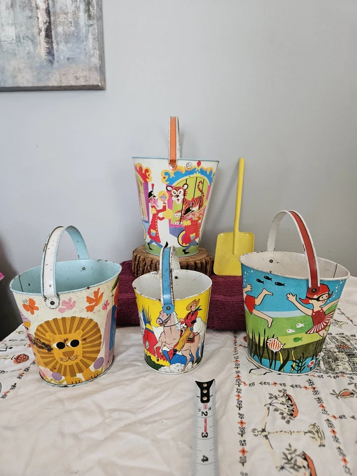 Lote de 5 peças baldes de areia litho lata balde pá vintage Ohio Art J Chein - Imagem 3 de 4