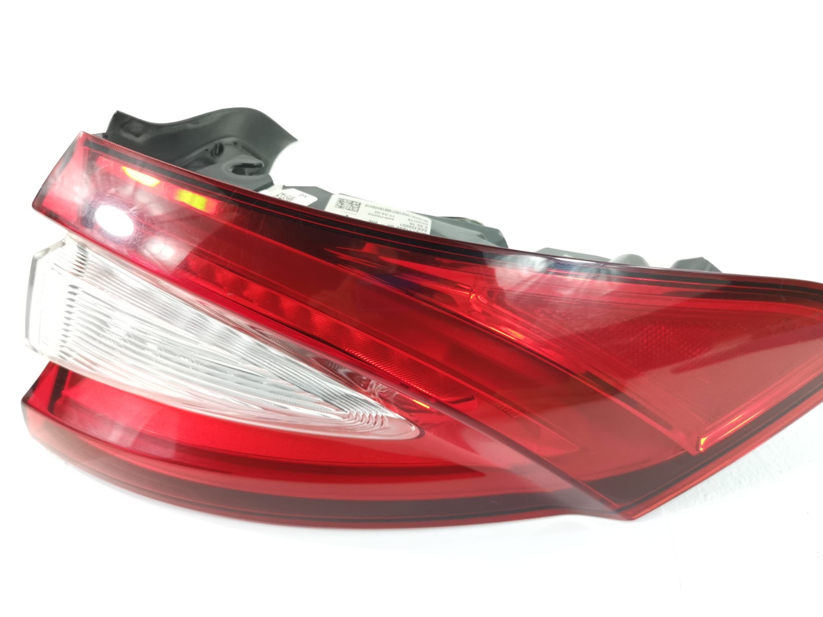 MASERATI LEVANTE S 3.0L 2017  Rear Right RH Outer Tail Light Lamp 670035796 OEM