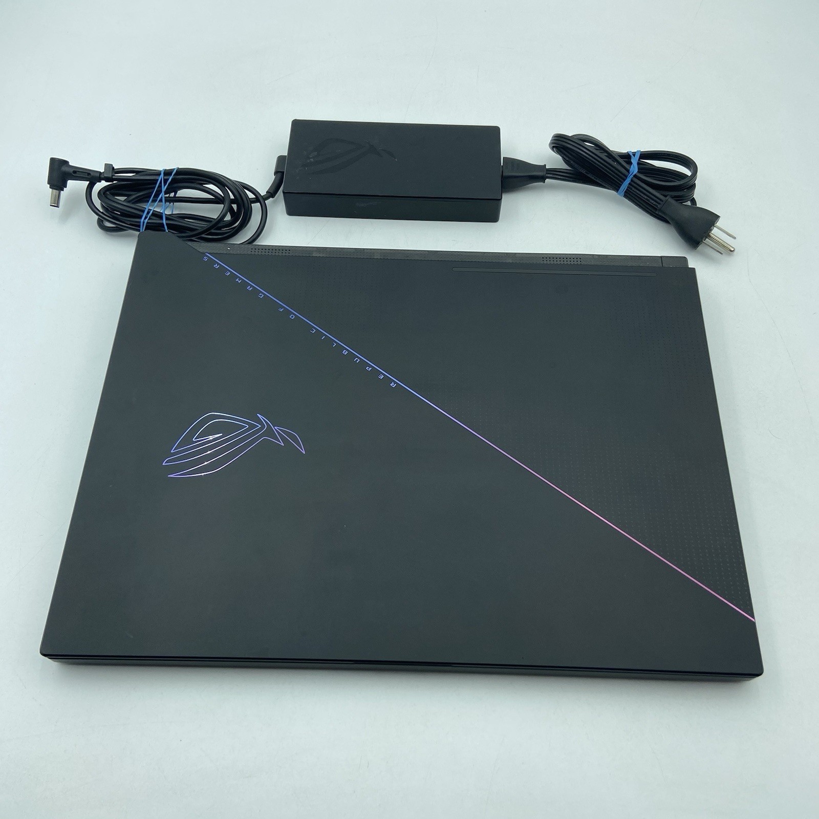 ASUS ROG Zephyrus Duo 16" QHD+ AMD Ryzen 9 7945HX 32GB RAM 2TB SSD RTX 4090 W11H